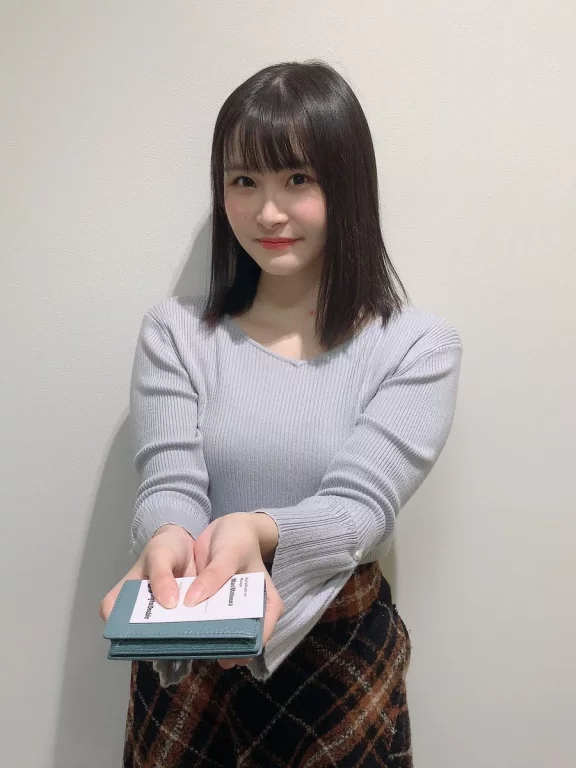 日宅：相良茉优「鬼头明里给我的衣服穿不进去」 - 唧喳喳翻译网